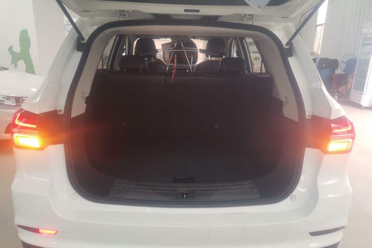 Used Roewe RX5 2016 20T Two-Wheel Drive Automatic Internet Smart Edition