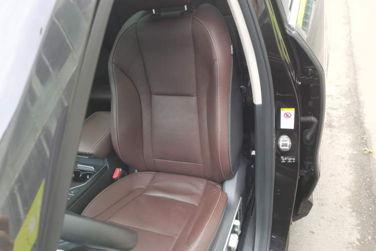 Used Wey VV6 2020 2.0T Two-Wheel Drive Smart Enjoyment+
