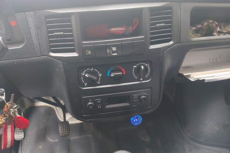 Used Wuling Zhiguang 2023 1.5L Utility Version with Enclosed Windows 2 Seats