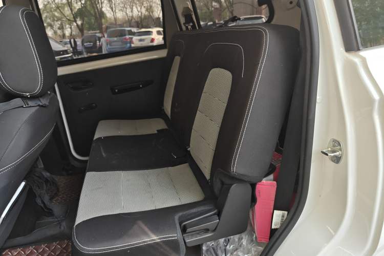 Used Wuling Hongguang 2021 1.5L Revised S Base Version with Electric Power Steering LAR Left Rear Seat