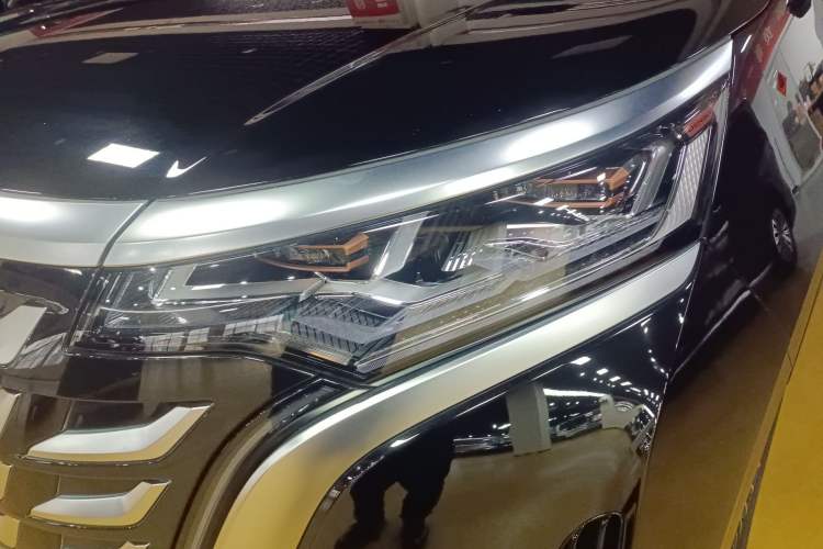 Used Denza D9 2025 DM-i Intelligent Drive 1020 Four-Wheel Drive Prestige Model