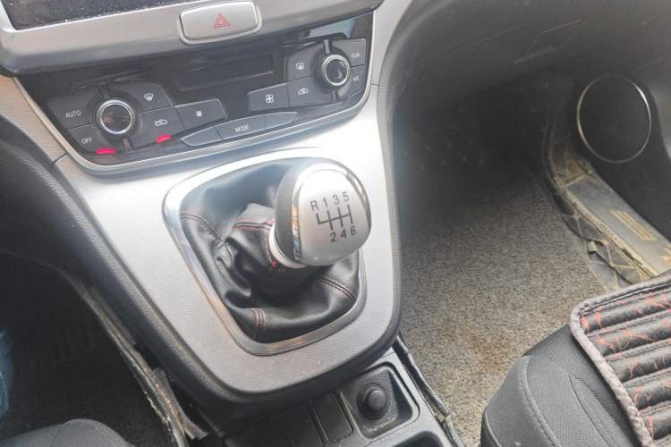 Used Haval M6 2019 1.5T Manual Two-Wheel Drive Urban Version China VI Standard