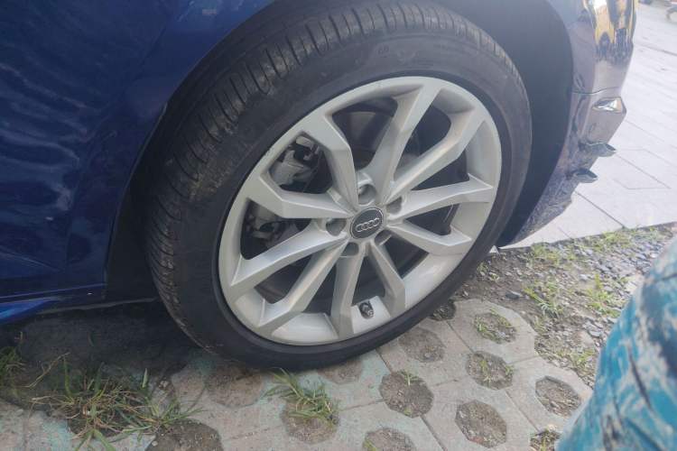 Used Audi A4L 2019 40 TFSI Fashion Edition China VI Emission Standard
