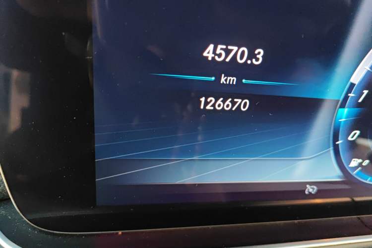 Used Mercedes-Benz E-Class 2020 Restyled E 300 L Sporty and Stylish Edition
