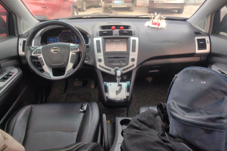 Used BYD S6 2013 Platinum Edition 2.4L Automatic Luxury Model Center Console