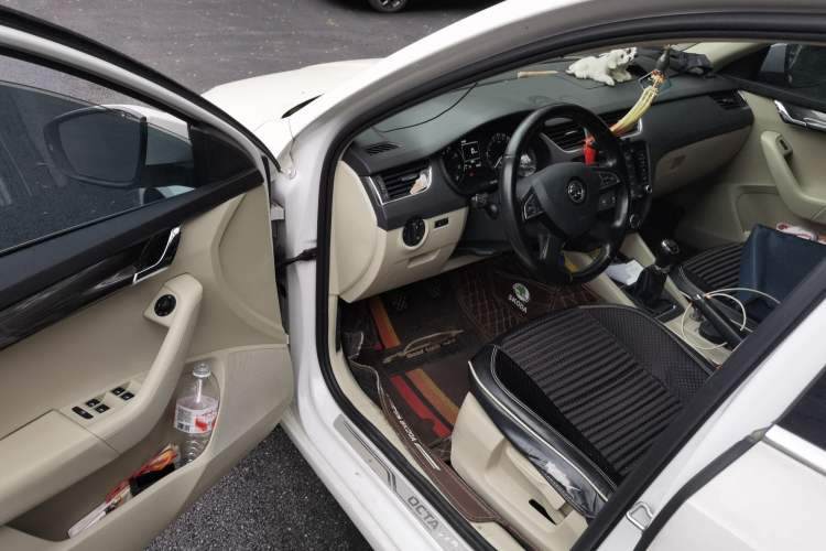 Used Skoda Octavia 2015 1.6L Manual Yijun Edition
