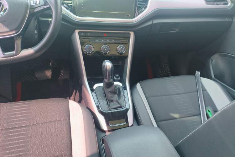 Used Volkswagen T-ROC 2021 Revised Version 280TSI DSG Two-Wheel Drive Elite Connect Edition Gear Lever