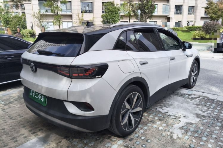 Used Volkswagen ID.4 CROZZ 2021 Long-Range PRO Two-Wheel Drive Version Rear Right 45 Deg