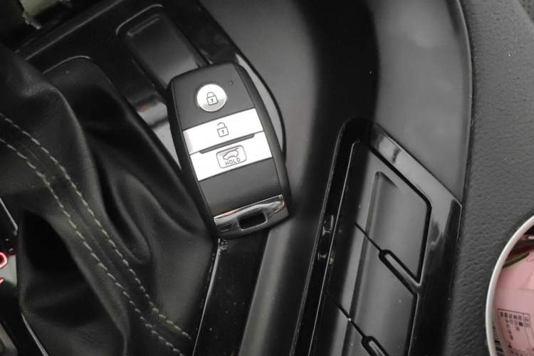 Used Kia KX7 2020 2.0T Automatic Two-Wheel Drive GLS 7-Seater
