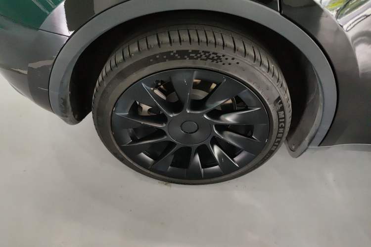 Used Tesla Model Y 2022 Long-Range All-Wheel-Drive Version
