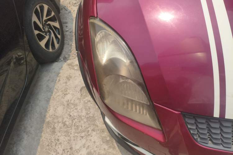 Used Suzuki Swift 2013 1.5L Automatic 20th Anniversary Limited Edition Right Front Headlight