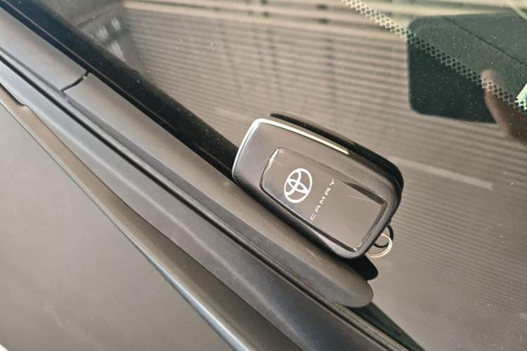 Used Toyota Camry 2021 2.0G Luxury Edition Vehicle Key