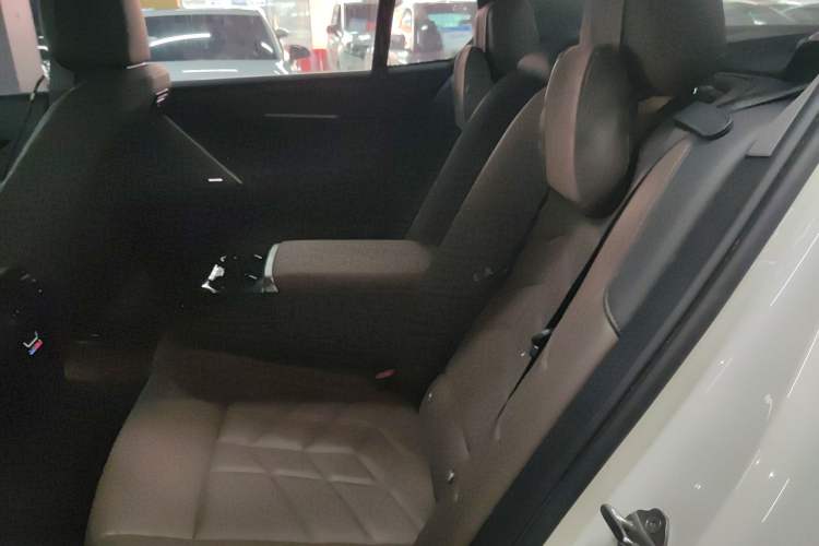 Used BMW 5 Series 2024 525Li Luxury Package
