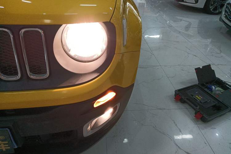 Used Jeep Renegade 2018 Connected Large Screen Version 180T Automatic High-Energy Edition Left Front Headlight