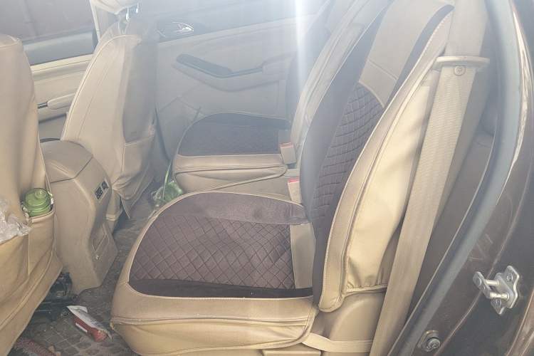 Used Baojun 730 2014 1.5L manual luxury trim 7 seats