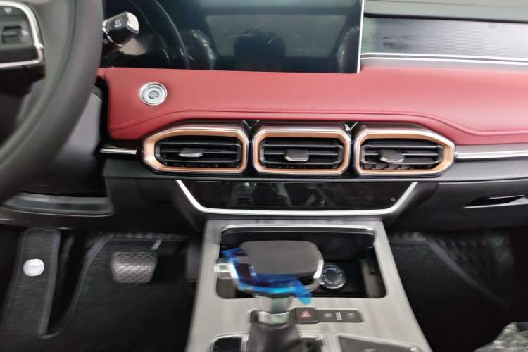 Used JETOUR X70 PLUS 2025 Model 1.5T CVT Enjoyment Edition 7-Seater Audio And AC Panel