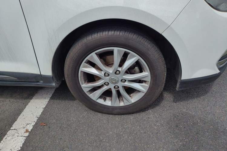 Used Baojun 730 2016 1.5T Manual Standard Version 7 Seats Right Front Wheel Hub