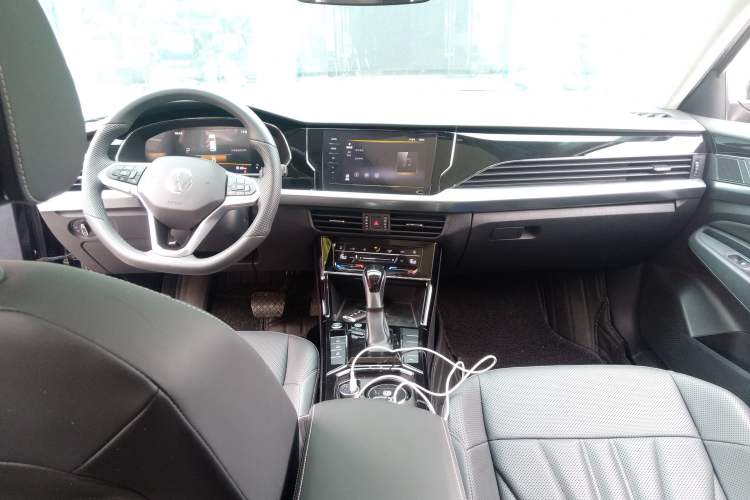 Used Volkswagen Passat 2025 Outstanding Model 330TSI Elite Edition
