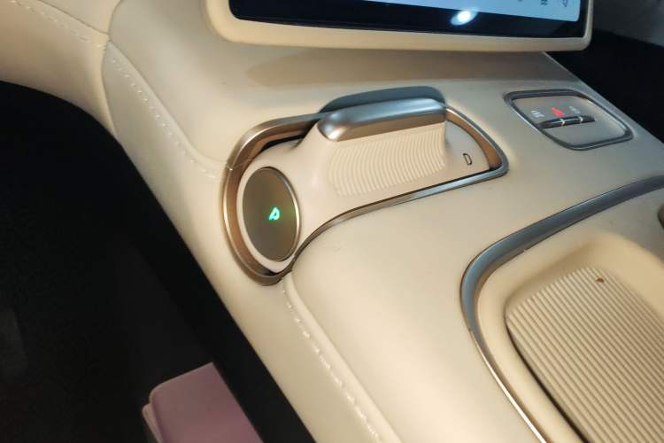 Used Nio ES6 2024 75 kWh
