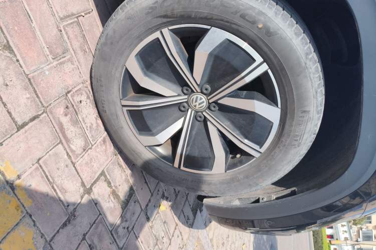 Used Volkswagen Teramont X 2020 Facelift 380TSI Four-Wheel Drive Luxury Edition Right Front Wheel Hub