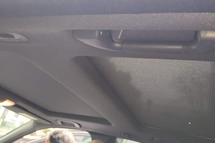 Used Mercedes-Benz C-Class 2011 C 200 Fashion Travel Edition