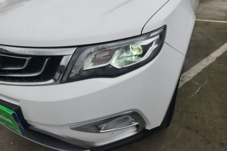 Used Geely Auto Emgrand X7 Sport 2016 1.8TD Automatic ZhiZun Version Left Front Headlight