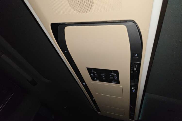 Used Toyota Alphard 2024 Dual-Engine 2.5L Prestige Edition
