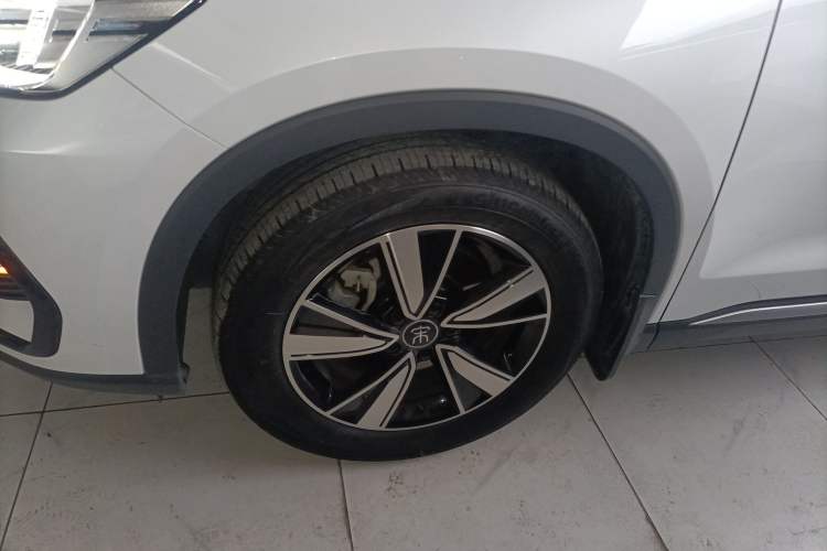 Used BYD Song Pro New Energy 2022 DM-i 110km Flagship Model Left Front Wheel Hub