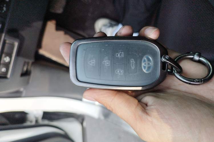 Used Toyota SIENNA 2021 2.5L Hybrid Platinum Edition
