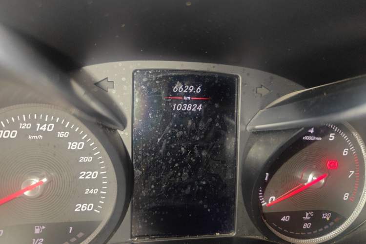 Used Mercedes-Benz C-Class 2018 C 200 L Sport Edition Achievement Special Edition Odometer Close Up