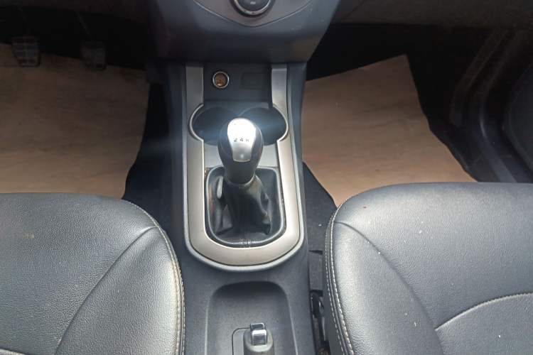 Used Haima M3 2015 1.5L Manual Standard with Sunroof
