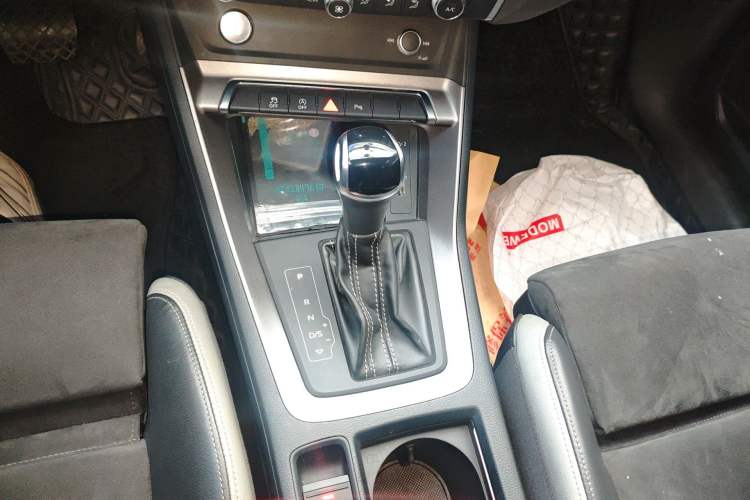Used Audi Q3 2020 35 TFSI Fashion Dynamic Model Gear Lever