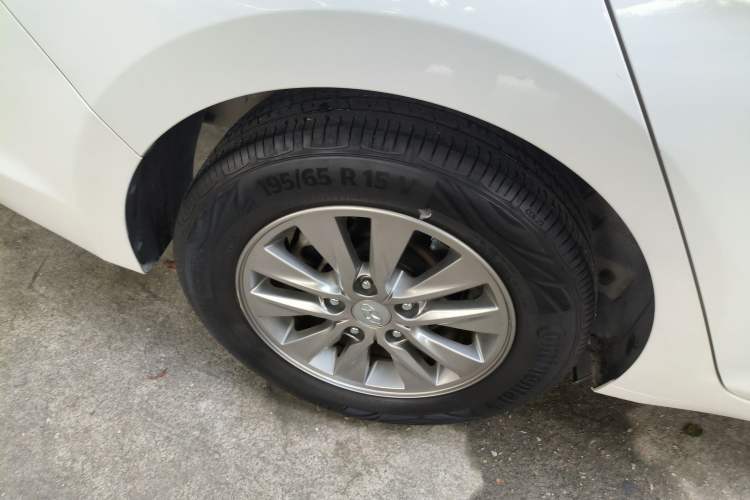 Used Hyundai Celesta 2017 1.6L Automatic Enjoyment Version GLS
