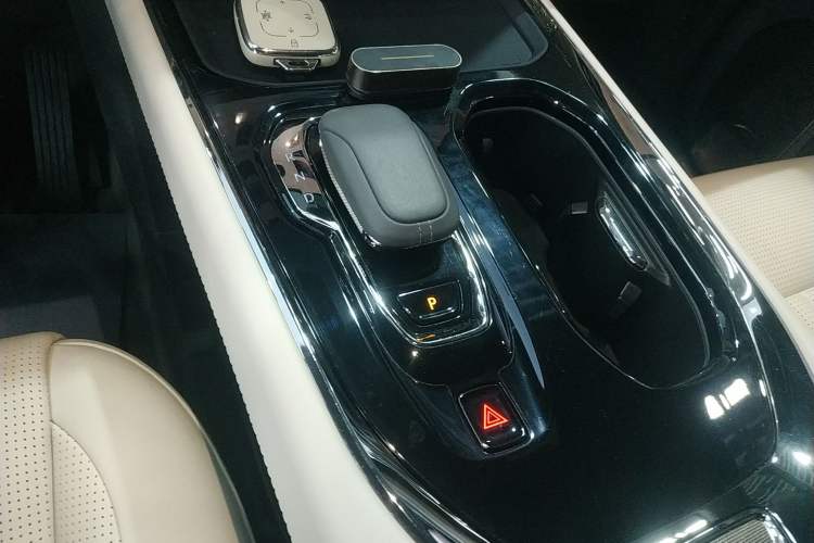 Used Zeekr 009 2022 WE Edition
