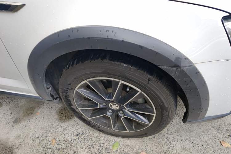 Used Skoda Octavia 2018 Station Wagon TSI230 DSG Luxury Edition Right Front Wheel Hub