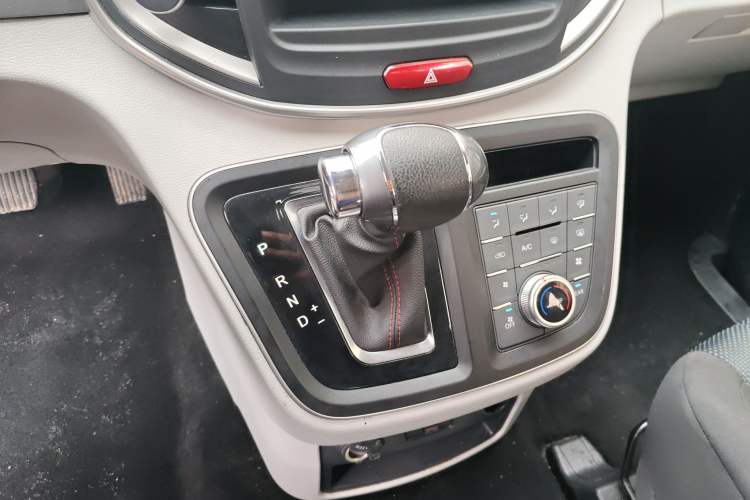 Used JAC Refine M4 2022 2.0 TGDI Automatic Business Edition
