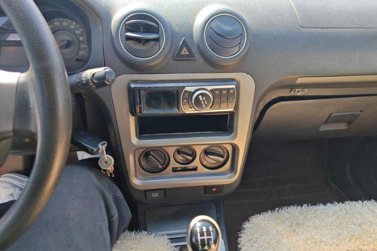 Used Geely Auto Liberty Ship 2010 1.3L Manual Wealth Edition
