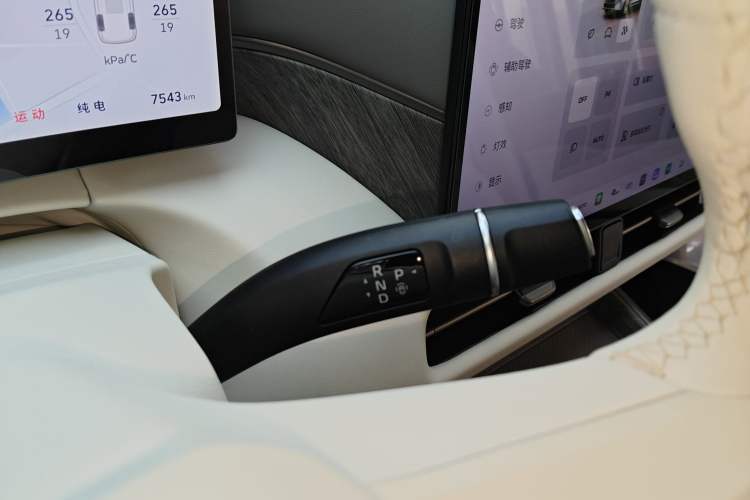 Used Wey Gaoshan 2025 Four-Wheel Drive Alpine 8