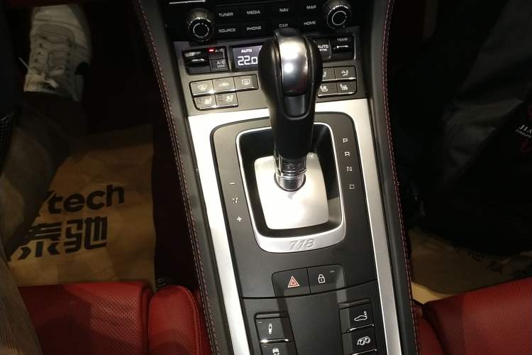 Used Porsche 718 2022 Cayman 2.0T Gear Lever
