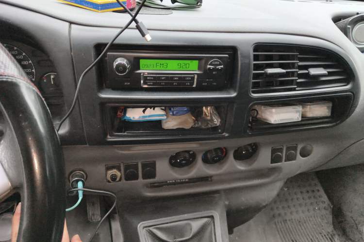 Used JMC Transit 2019 2.8T Commercial Version Short Wheelbase Mid-Roof 6-Seater China VI JX493