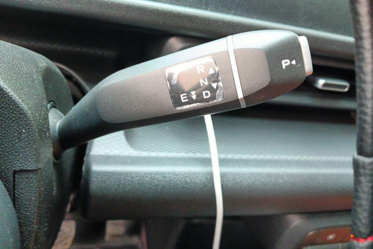 Used CHANGAN KAICHENG V919 2025 Model, Glory Edition, Golden Shield 50 kWh, Short Wheelbase, Low Roof, Elite Version, 6 Seats Gear Lever