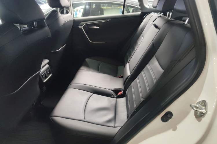 Used Toyota Wildlander 2023 2.0L CVT Four-Wheel Drive Luxury PLUS Edition