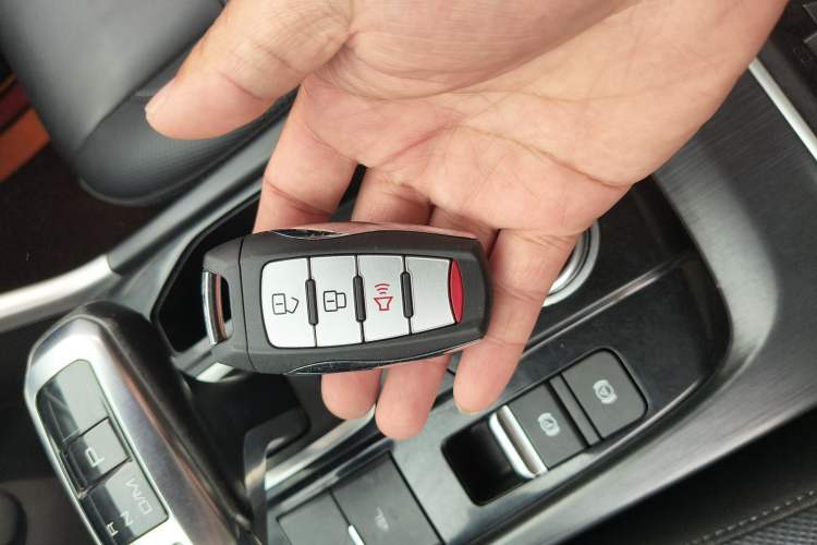 Used Great Wall Poer 2021 2.0T Commercial Version Automatic Diesel 4x4 Elite Long-Box GW4D20M Vehicle Key