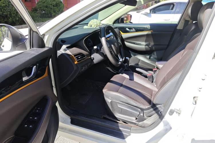 Used CHANGAN Eado DT 2018 1.6L Manual Smart Enjoyment Model
