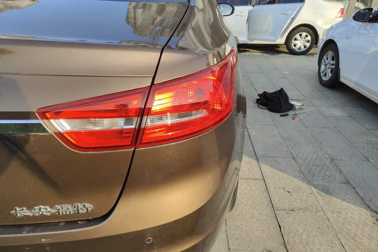 Used Ford Escort 2015 1.5L Automatic Fashion Model
