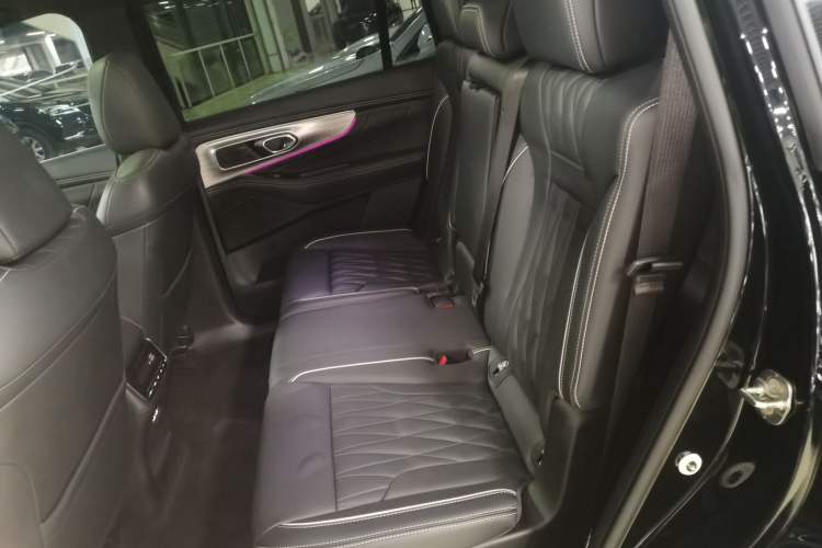 Used GAC Trumpchi GS8 2022 Linghang Series 2.0 TGDI Two-Wheel-Drive Luxury Smart Connectivity Version (7 Seats)
