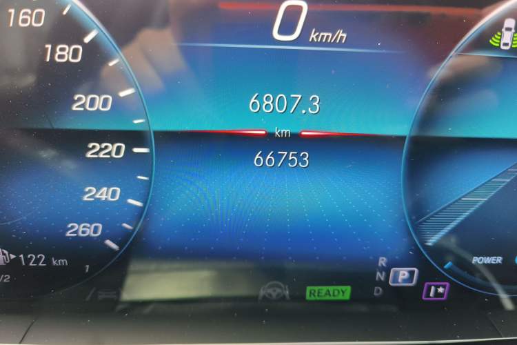 Used Mercedes-Benz GLE 2022 Refreshed GLE 450 4MATIC Luxury Edition Odometer Close Up