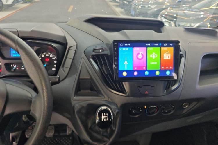 Used Ford Transit 2020 2.0T Diesel Multi-Function Commercial Vehicle Mid-Chassis Low-Roof Design with Dual Rear Doors Meeting China VI Emission Standards