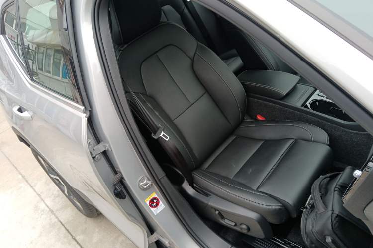 Used Volvo XC40 2024 B4 4x4 Smart Luxury Edition