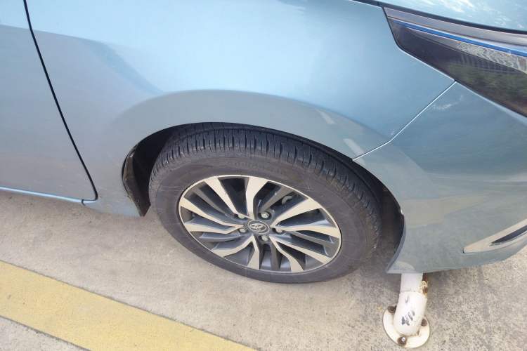 Used Toyota Corolla 2016 Dual-Engine 1.8L E-CVT Leading Edition Right Front Wheel Hub